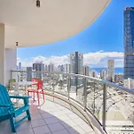 Oceanview 3 Bedroom Apartment In Surfers Paradise - Serain Residences