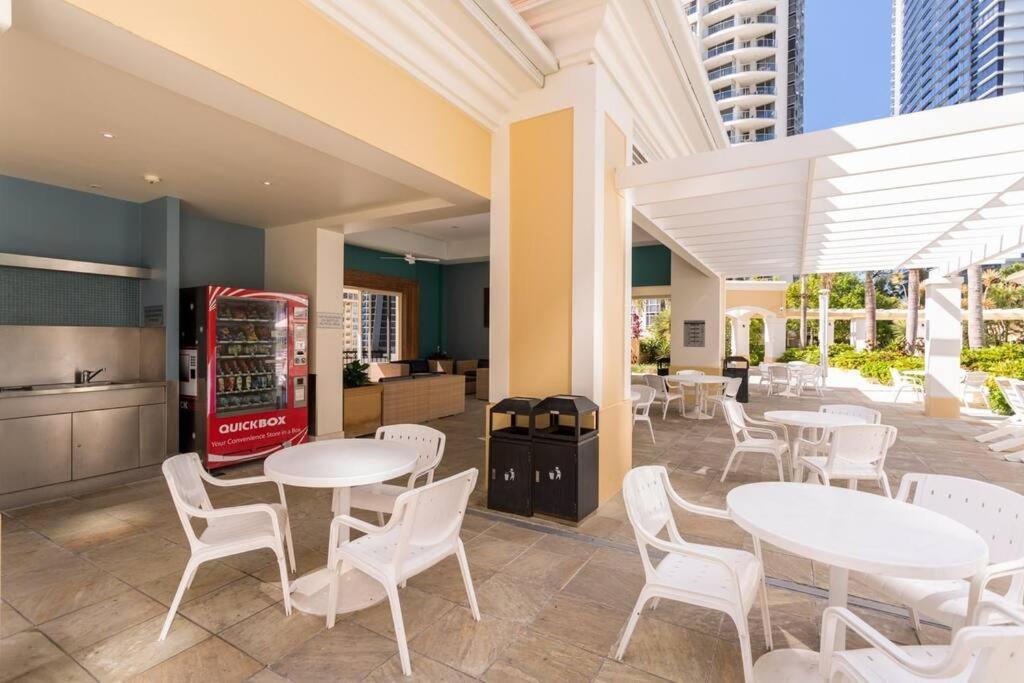 Apartment Oceanview 3 Bedroom In Surfers Paradise - Serain Residences